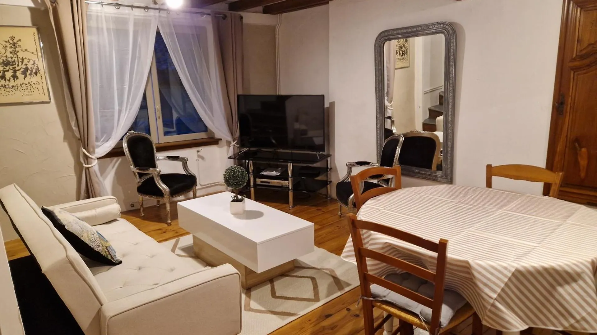 Holiday home Charmante Petite Grange - 5 Couchages Nalzen France